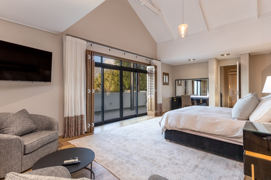 6 Bedroom Property for Sale in Mostertsdrift Western Cape